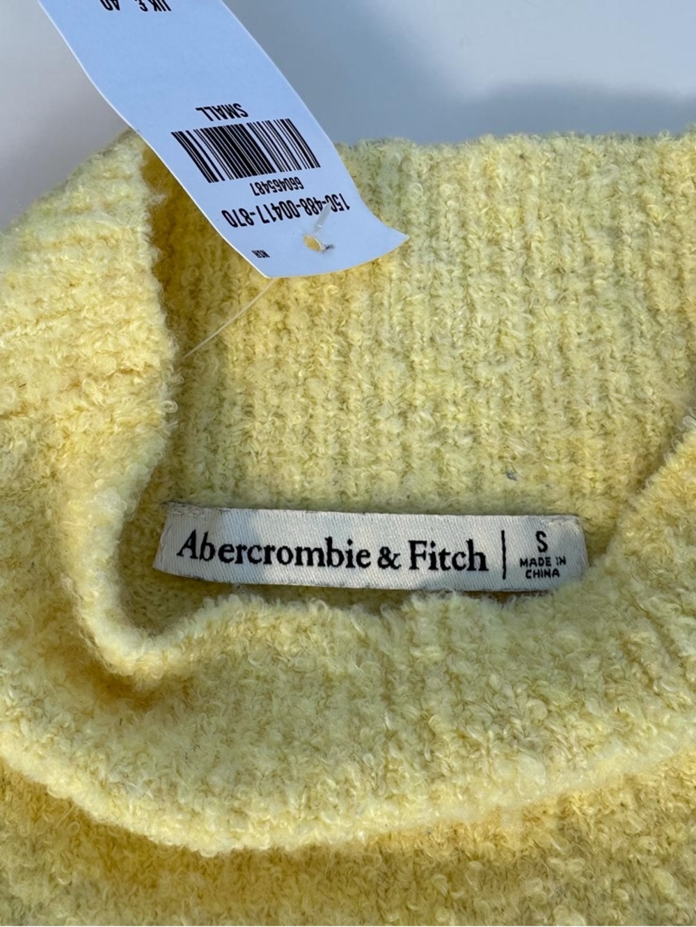 ✨ABERCROMBIE & FITCH✨
Boucle Mockneck Sweater - Picture 3 of 9